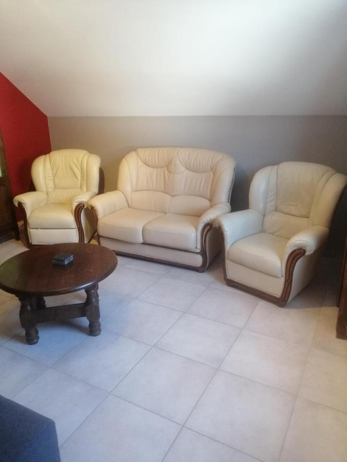 Gite Appartement "Le Bel Etage" Jacuzzi Piscine 6 Personnes Godinne Exterior photo
