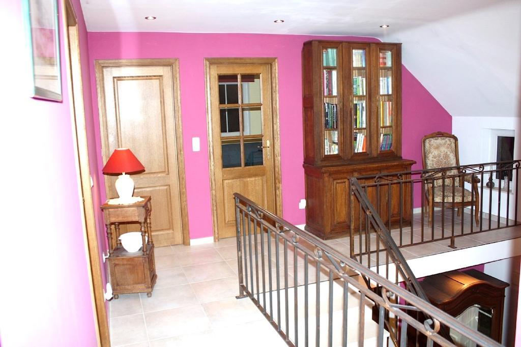 Gite Appartement "Le Bel Etage" Jacuzzi Piscine 6 Personnes Godinne Room photo